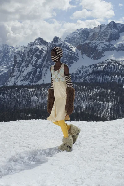 Look 2